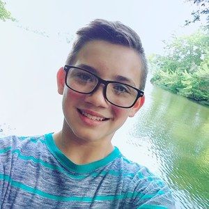 Meet your Posher, Avery